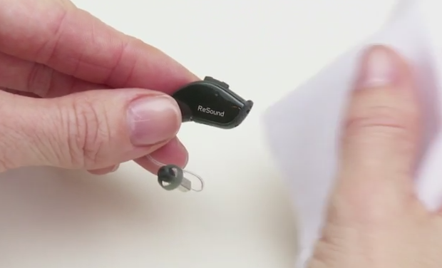 리사운드 보청기 본체 청소 방법 - 오픈형(RIE) 및 귀걸이형(BTE)